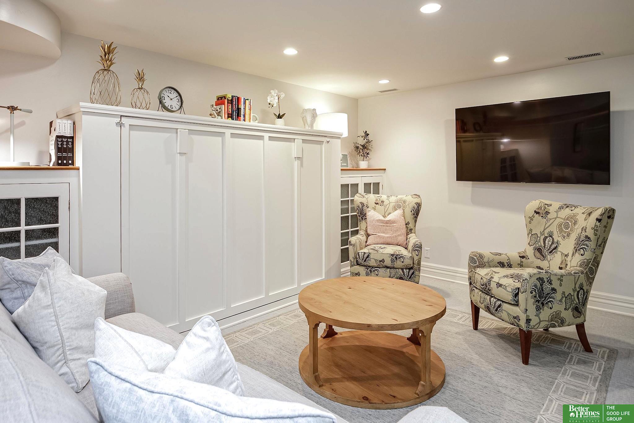 1106 S 15th Circle
