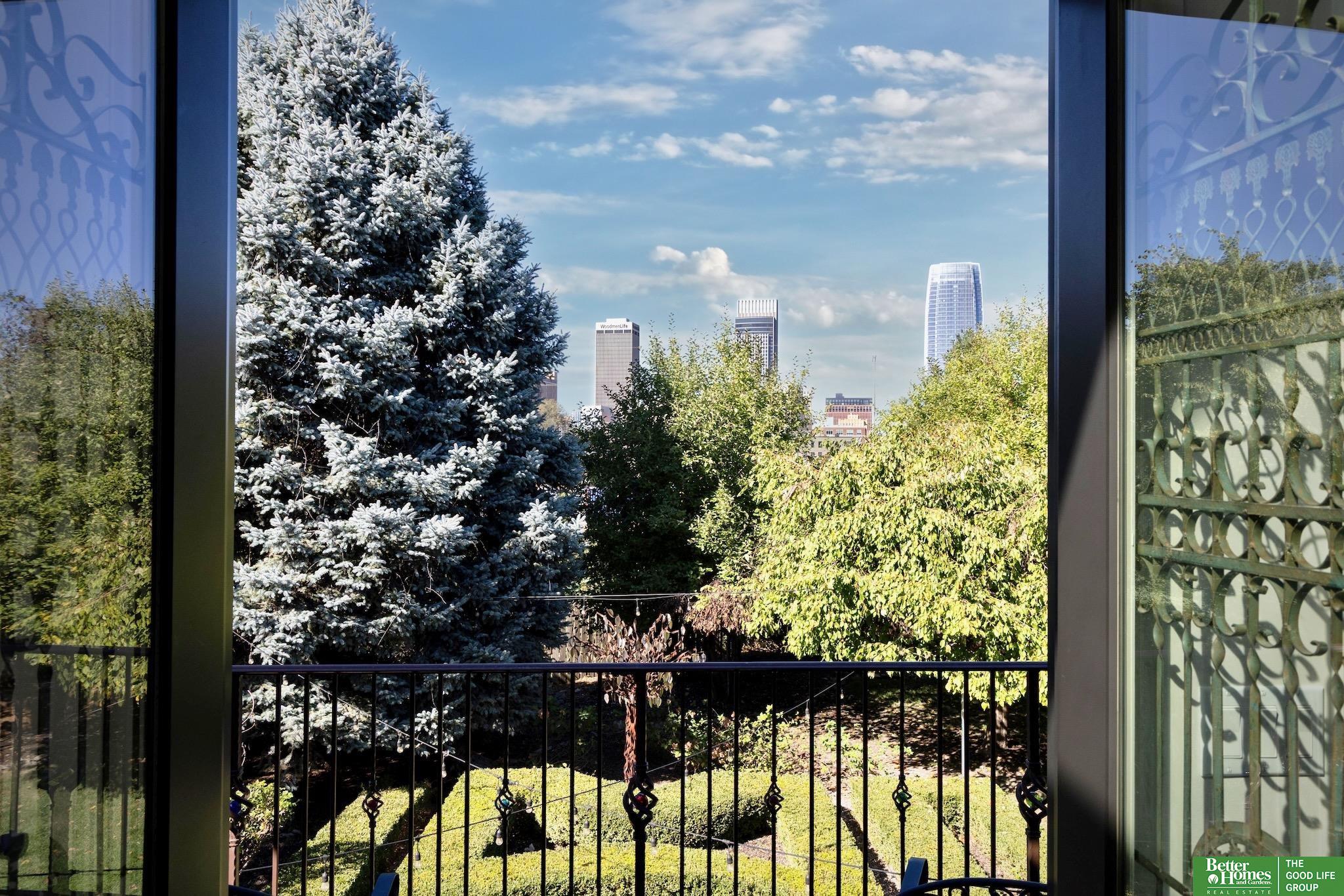 1106 S 15th Circle