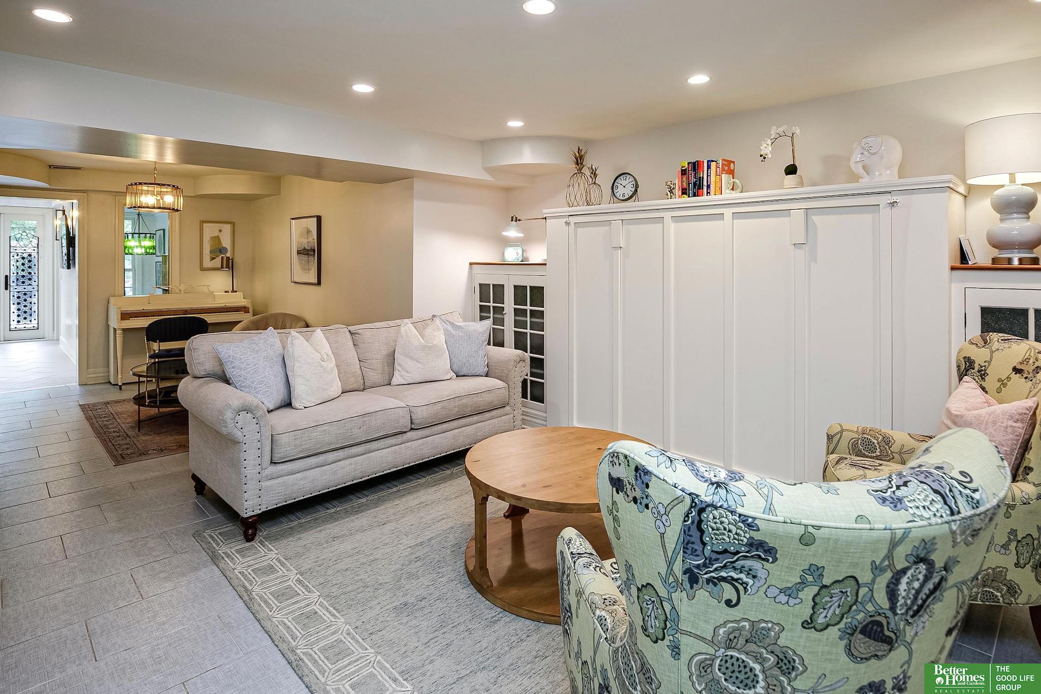 1106 S 15th Circle