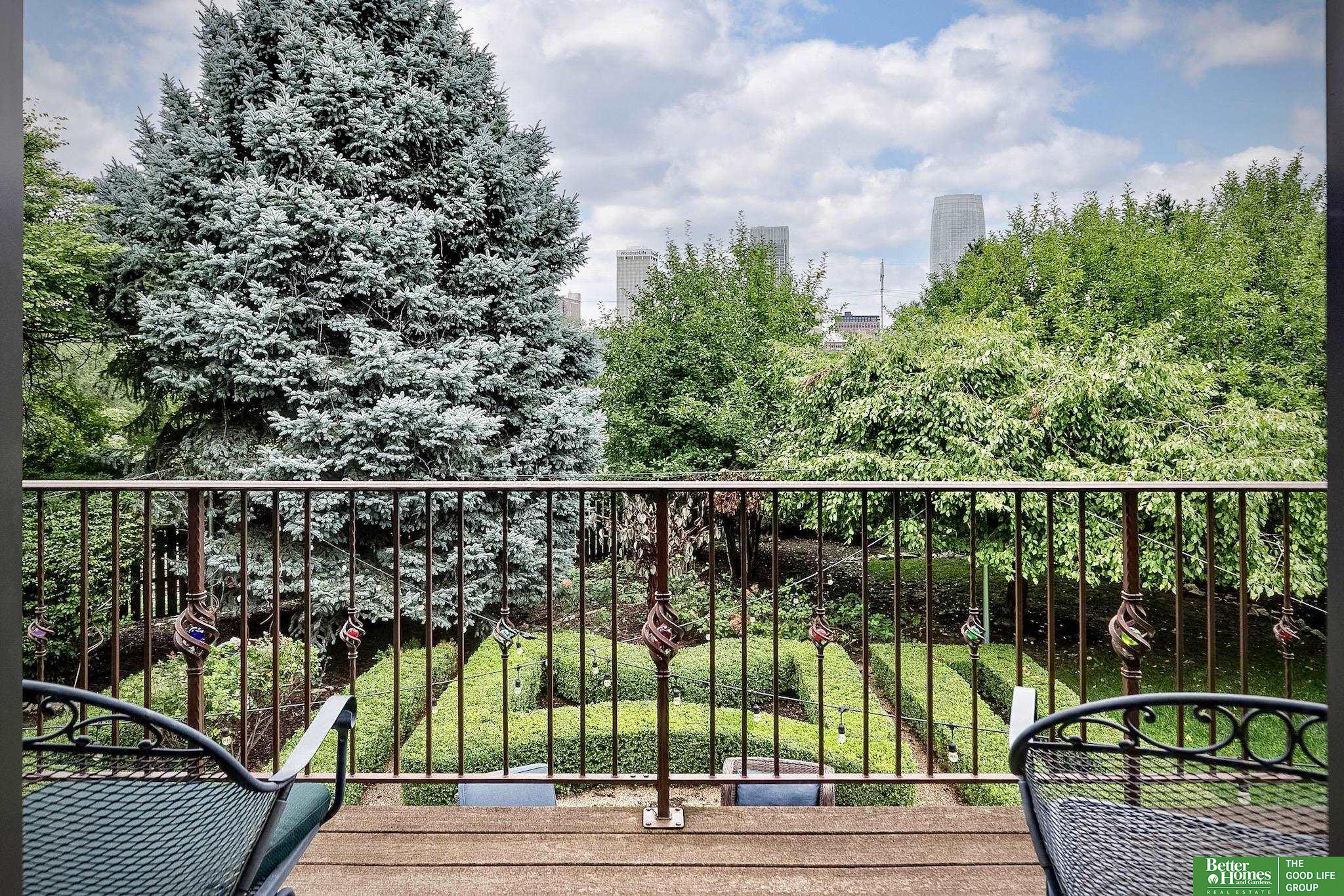 1106 S 15th Circle