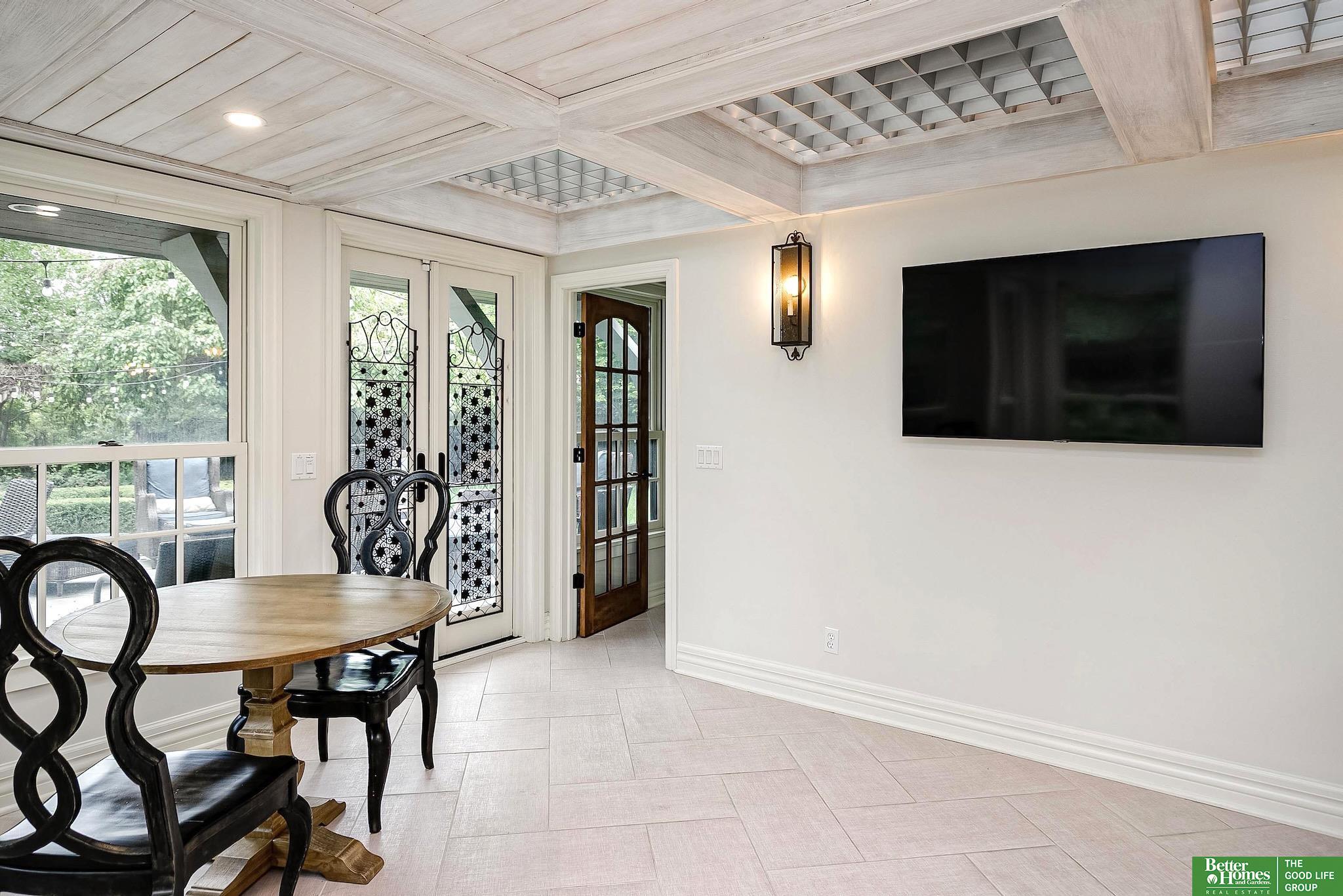 1106 S 15th Circle