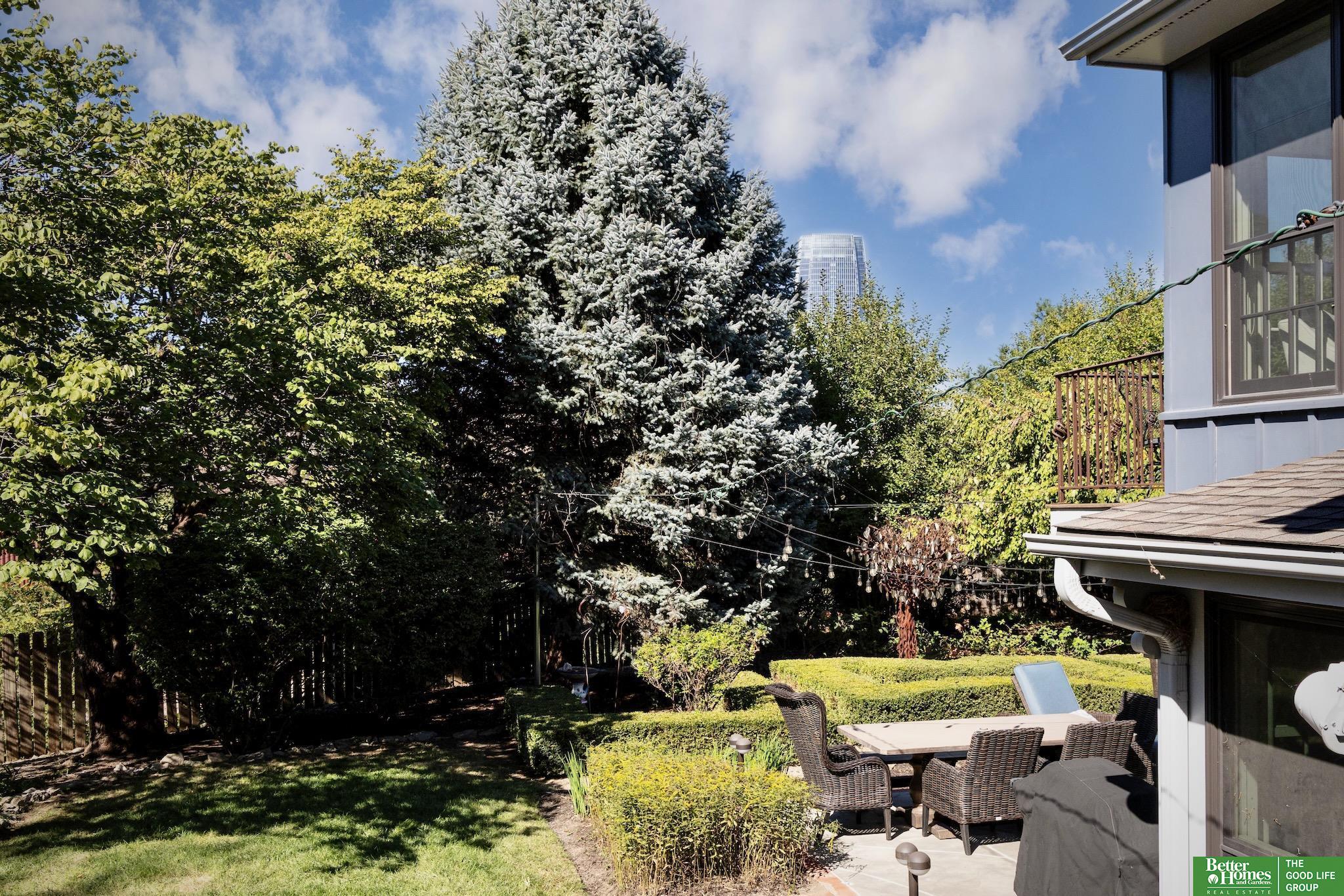 1106 S 15th Circle