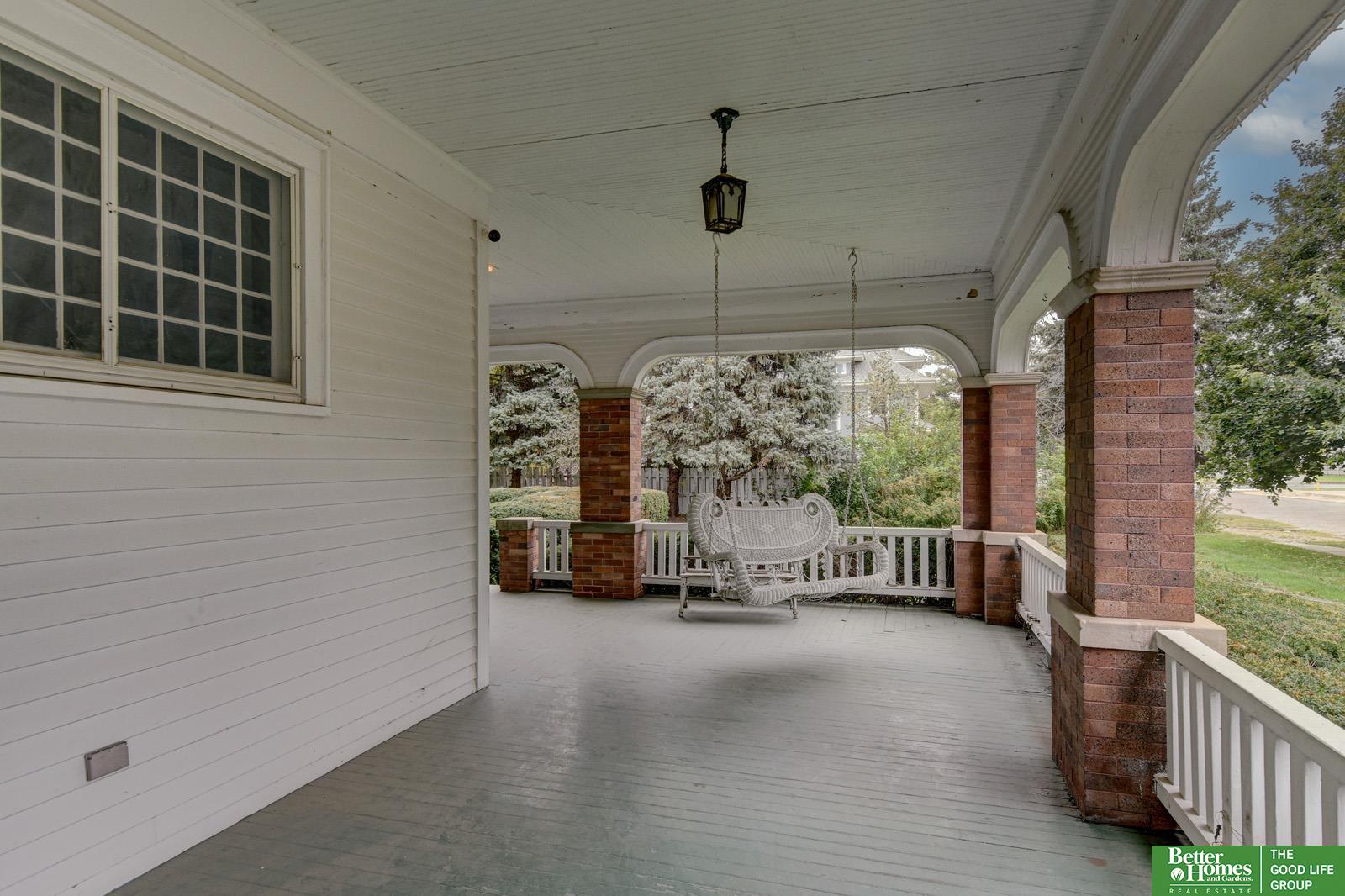 234 W 10th Street