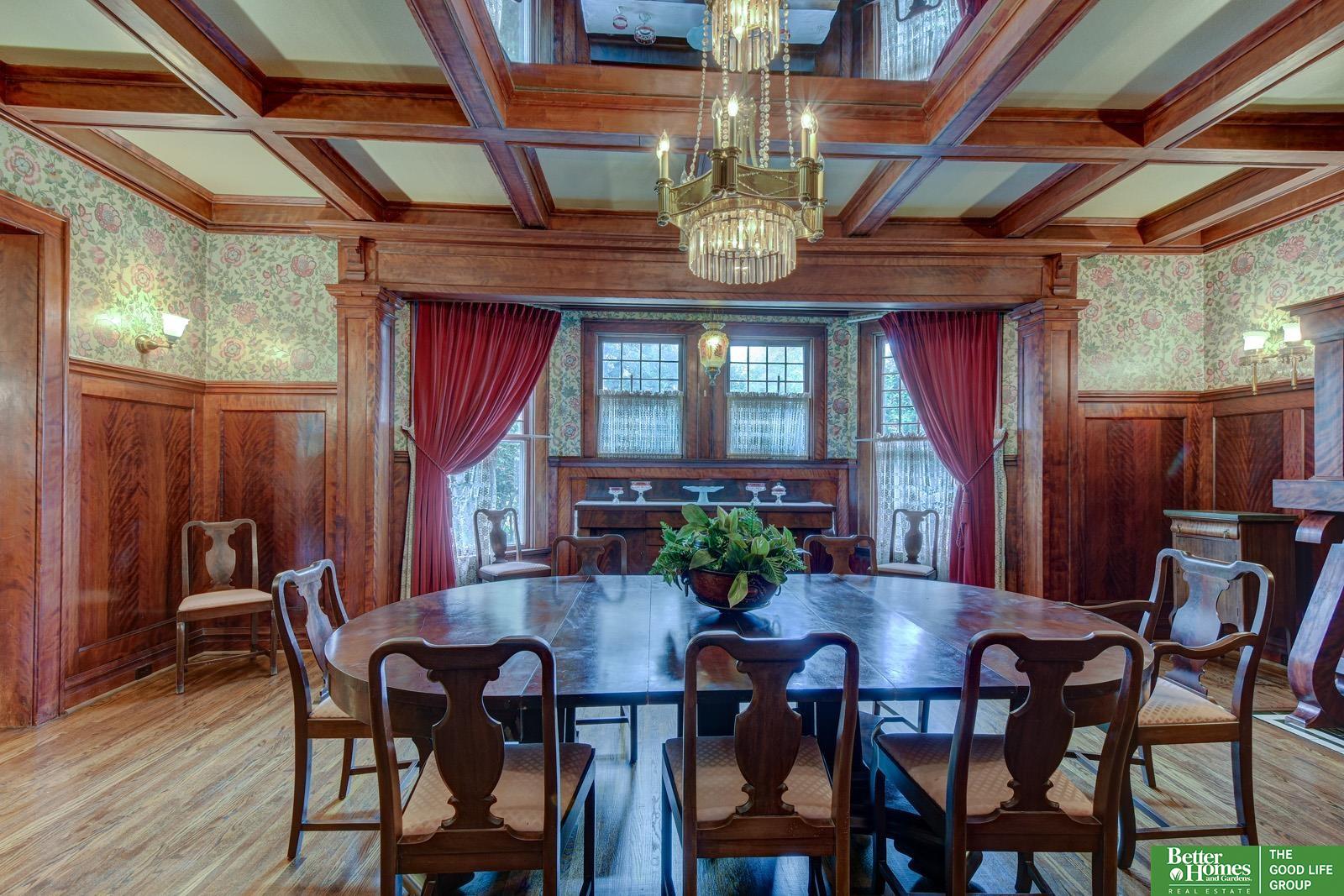 234 W 10th Street