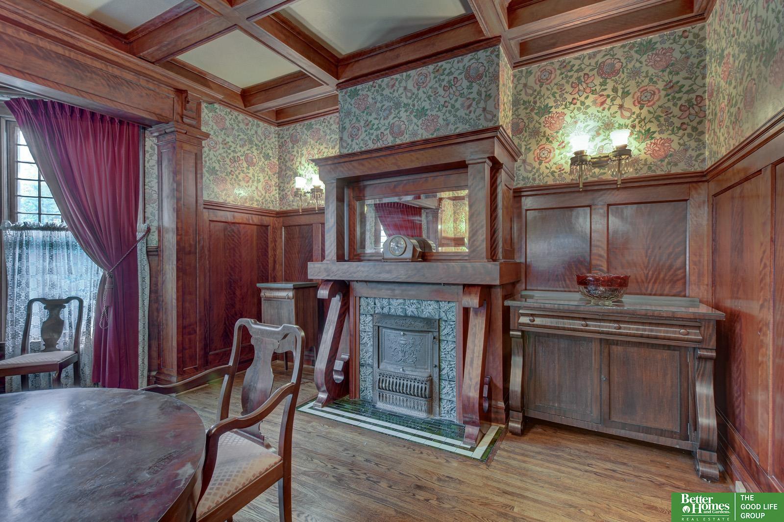 234 W 10th Street