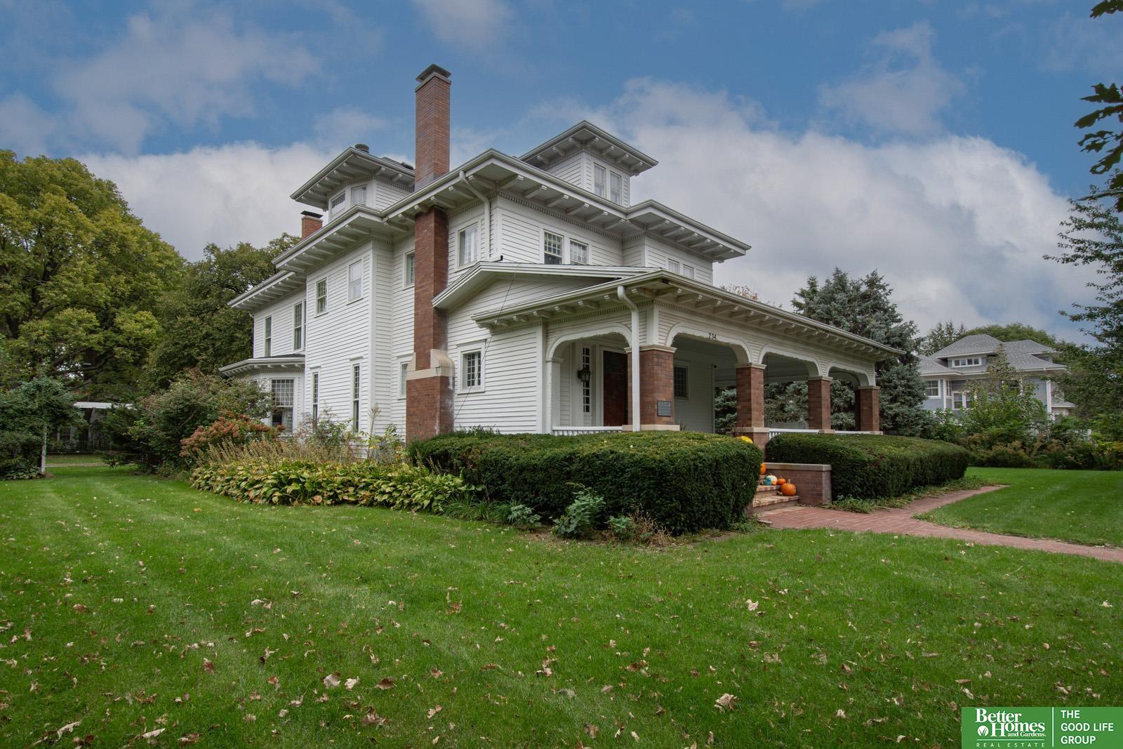 234 W 10th Street