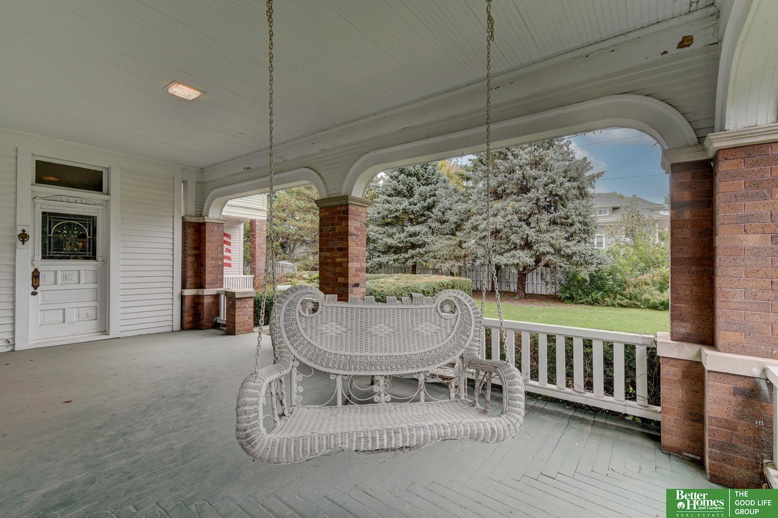 234 W 10th Street