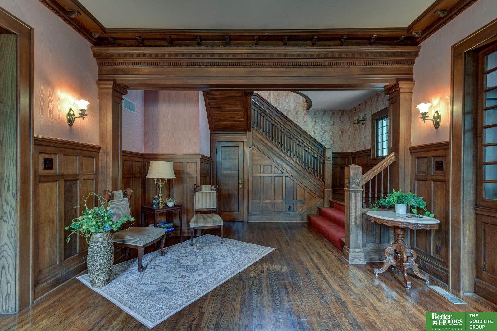 234 W 10th Street