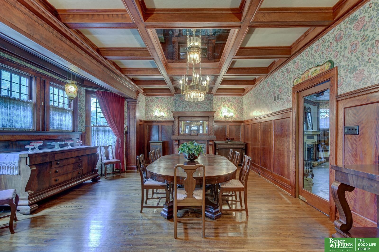 234 W 10th Street