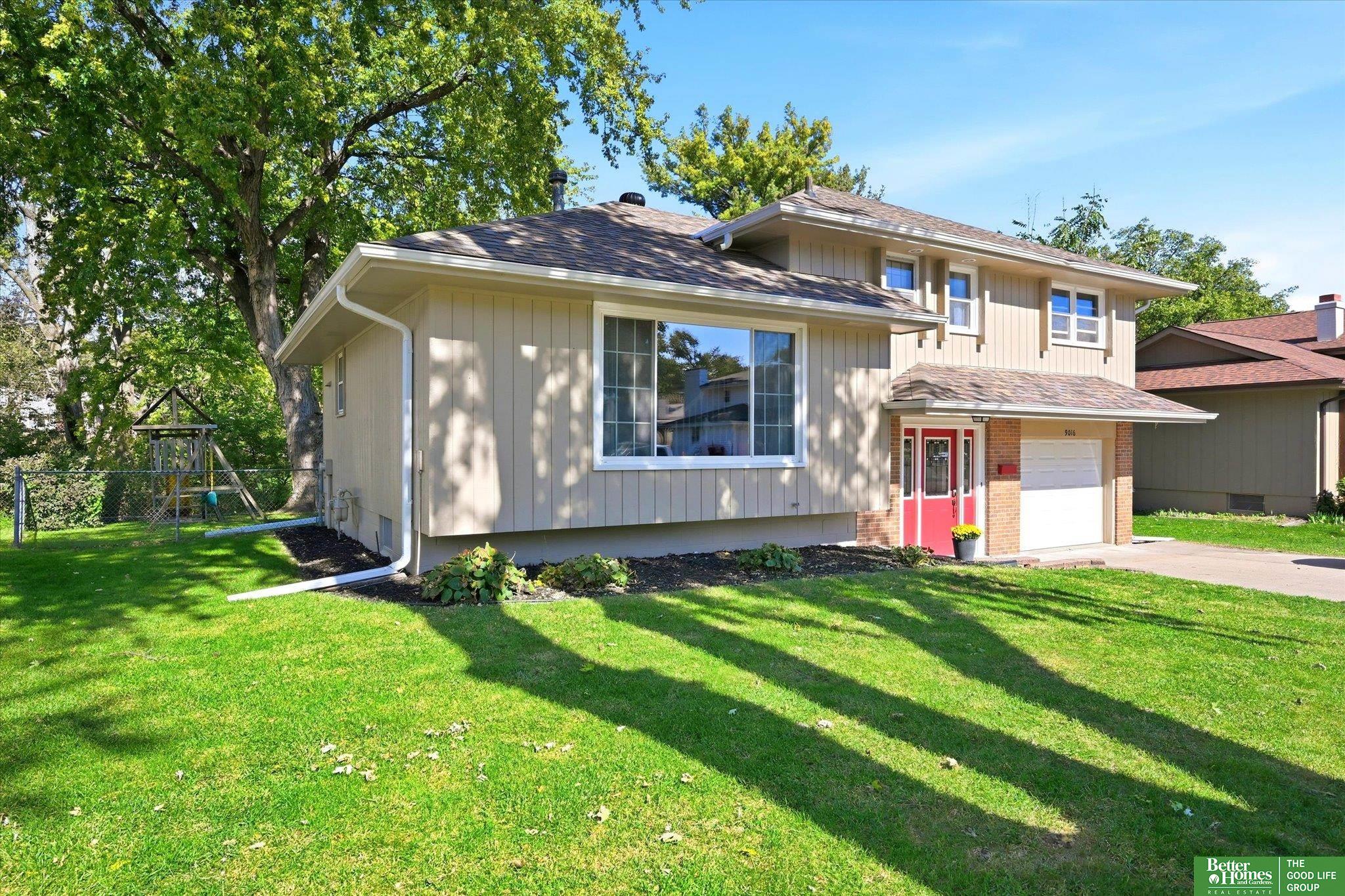 9016 Lakeview Drive