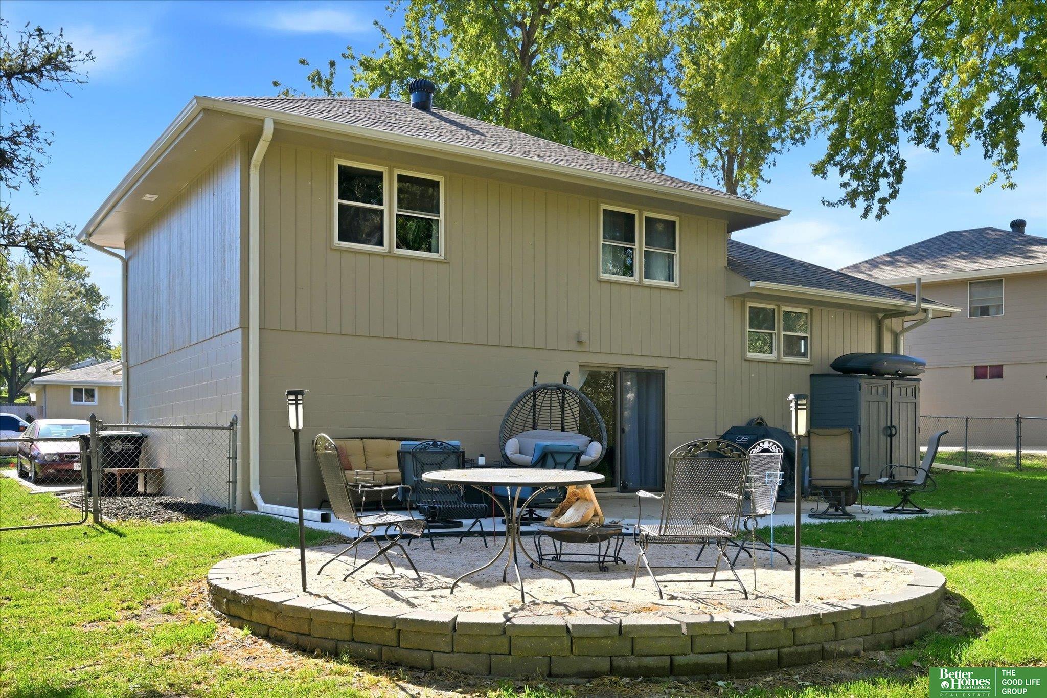 9016 Lakeview Drive