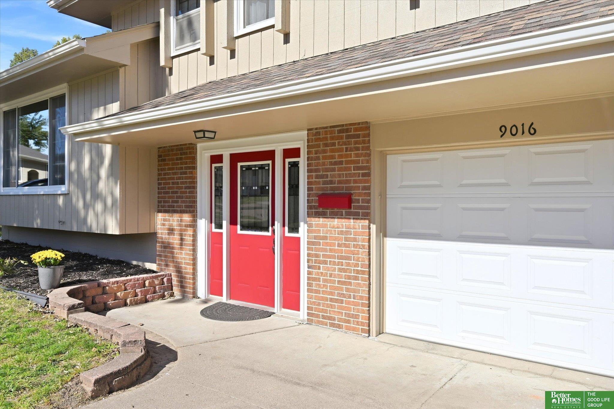 9016 Lakeview Drive