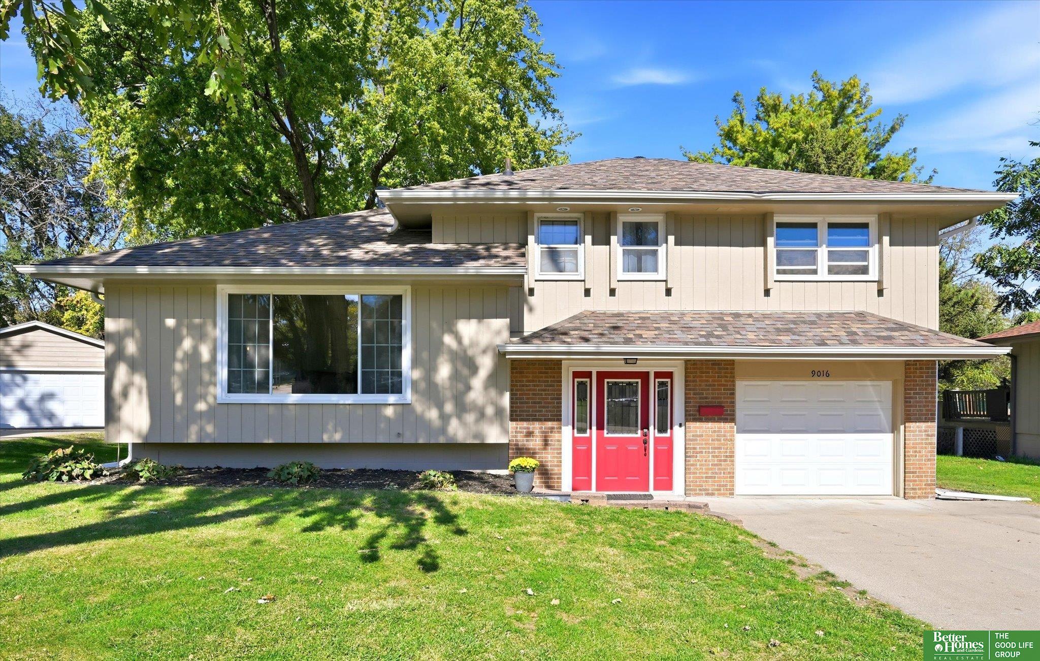 9016 Lakeview Drive