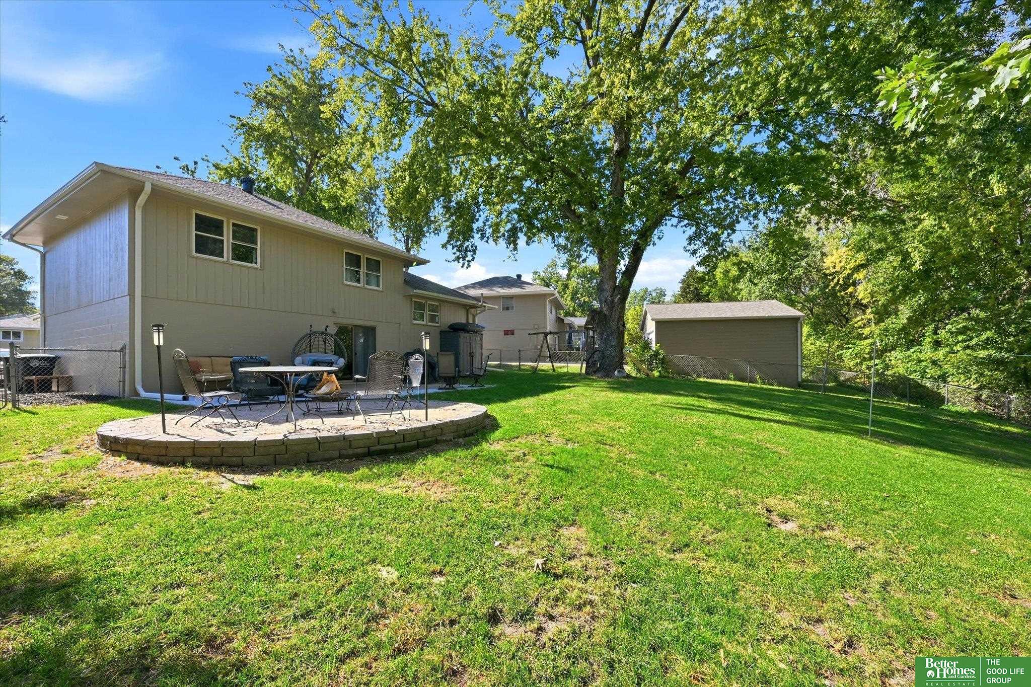 9016 Lakeview Drive