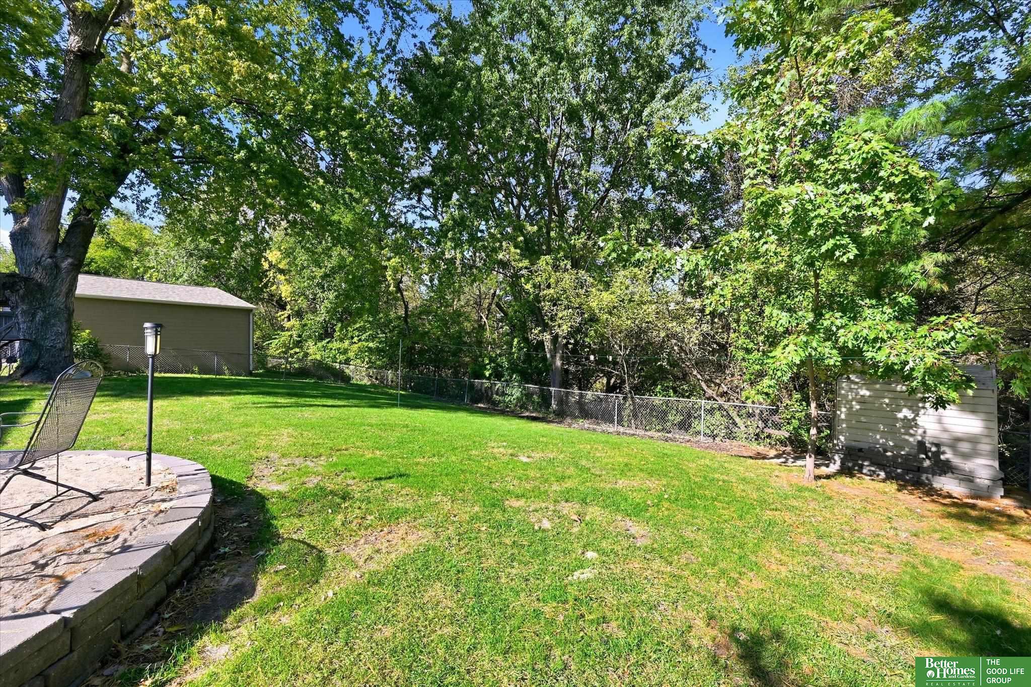 9016 Lakeview Drive