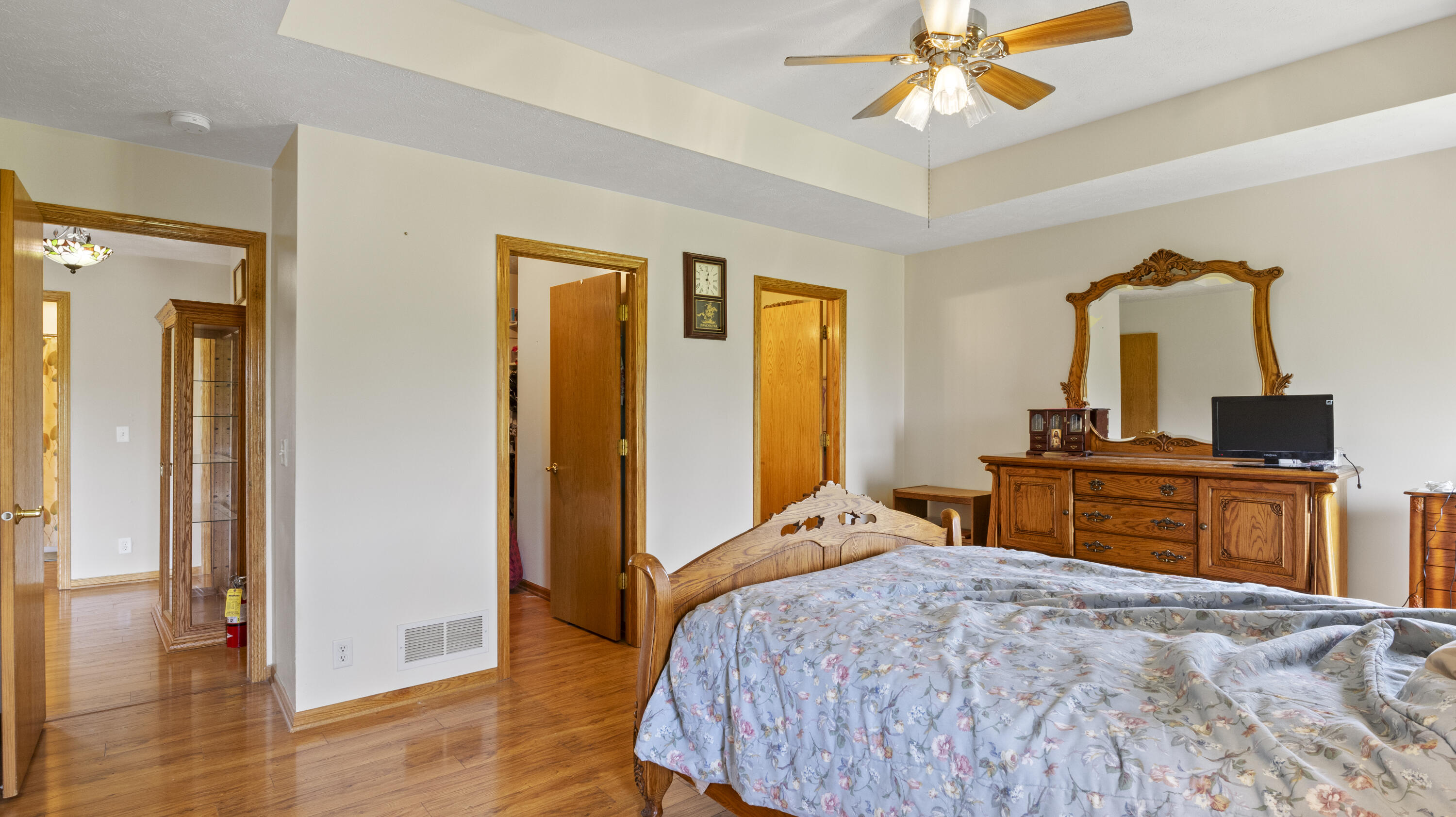 55712 237TH Street
