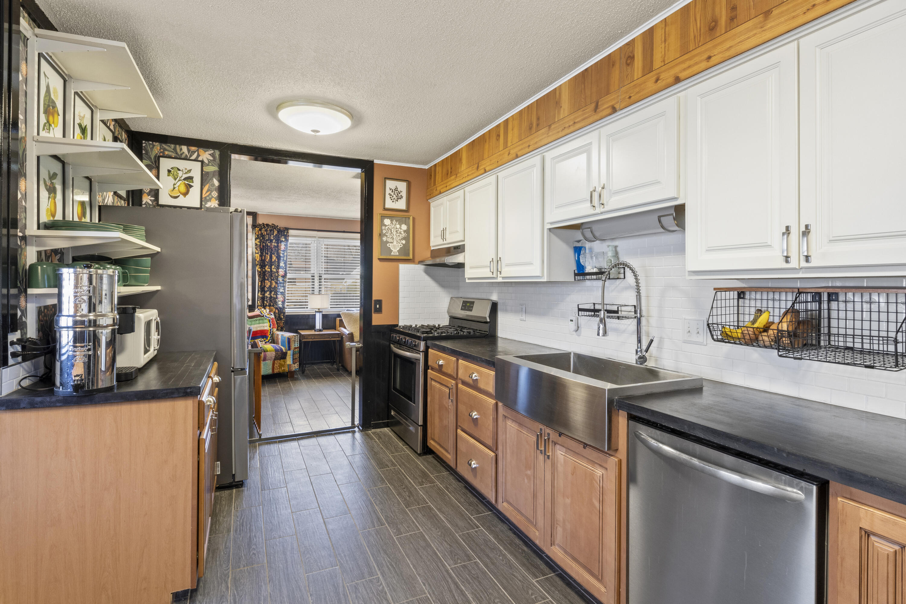 1003 1ST Street