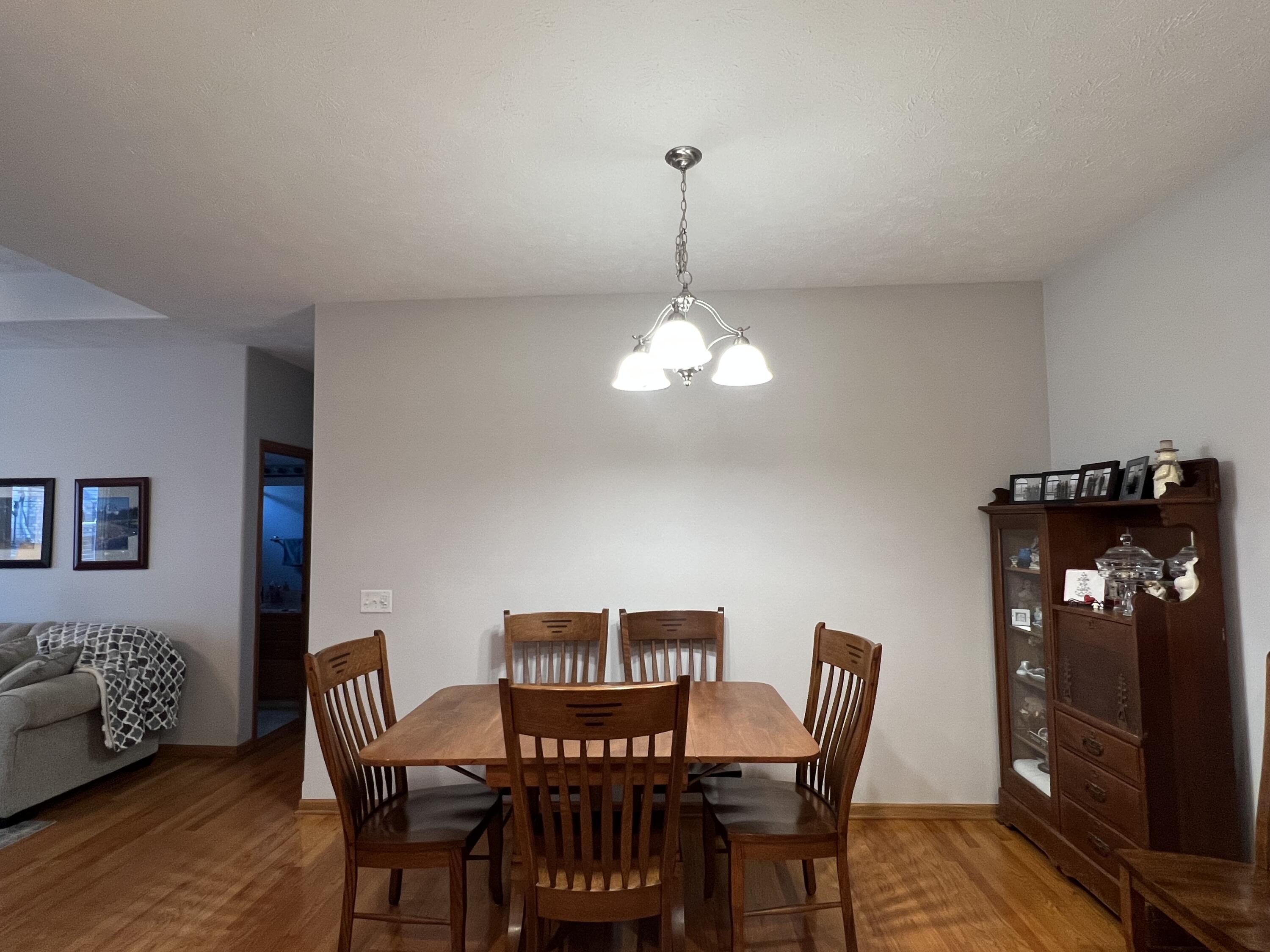 102 GREENVIEW Circle