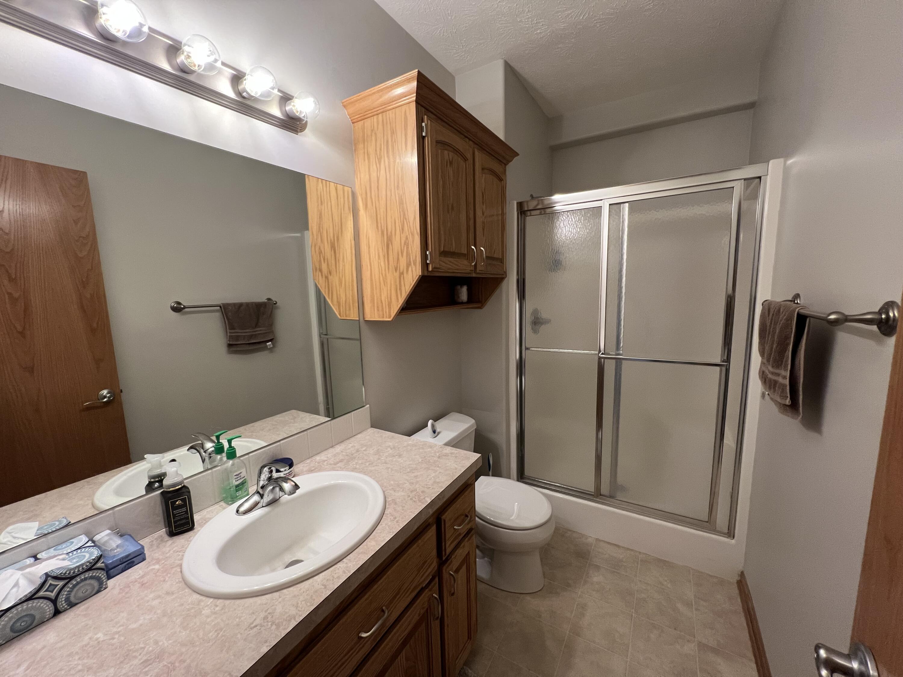 102 GREENVIEW Circle