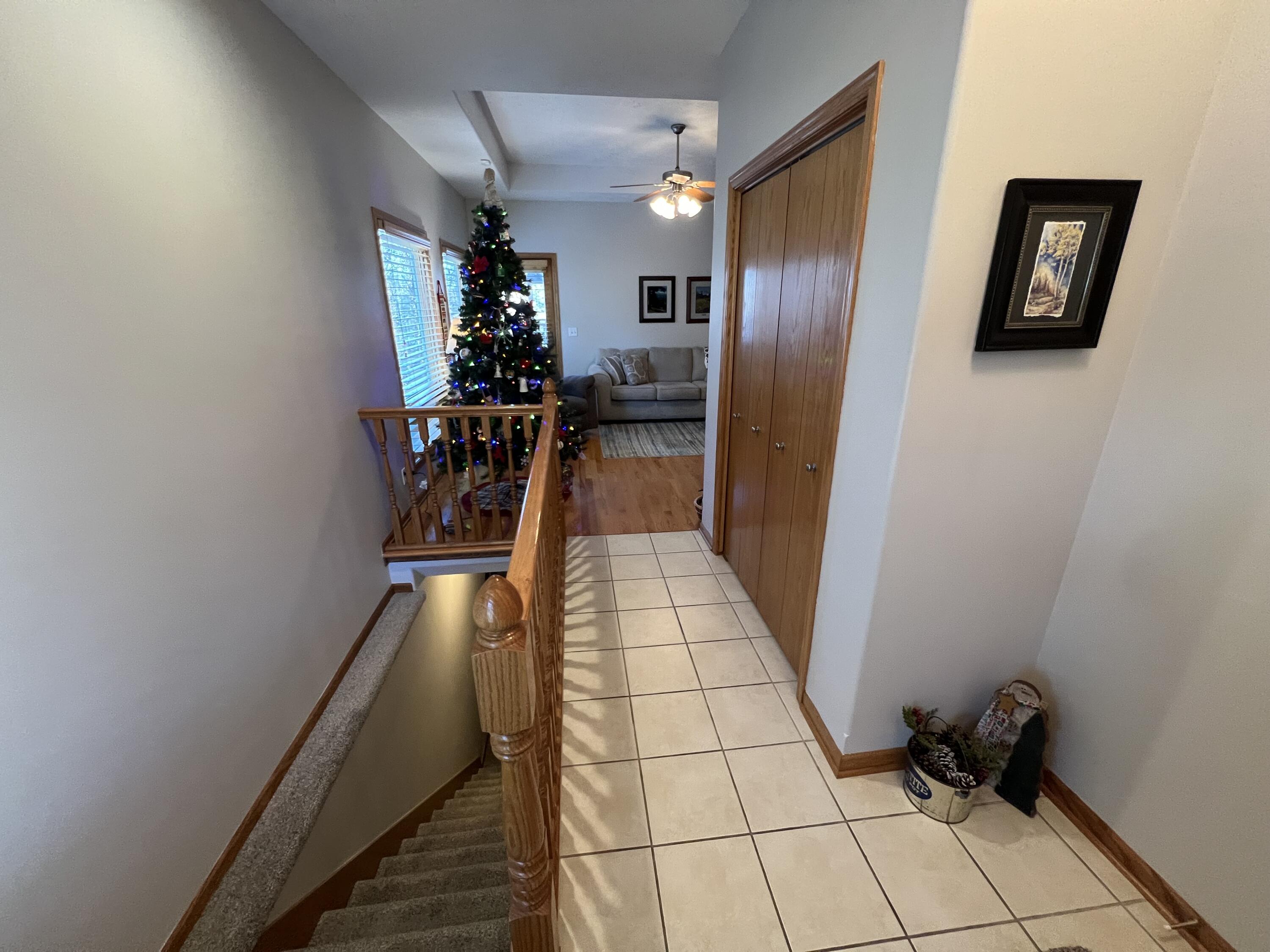 102 GREENVIEW Circle