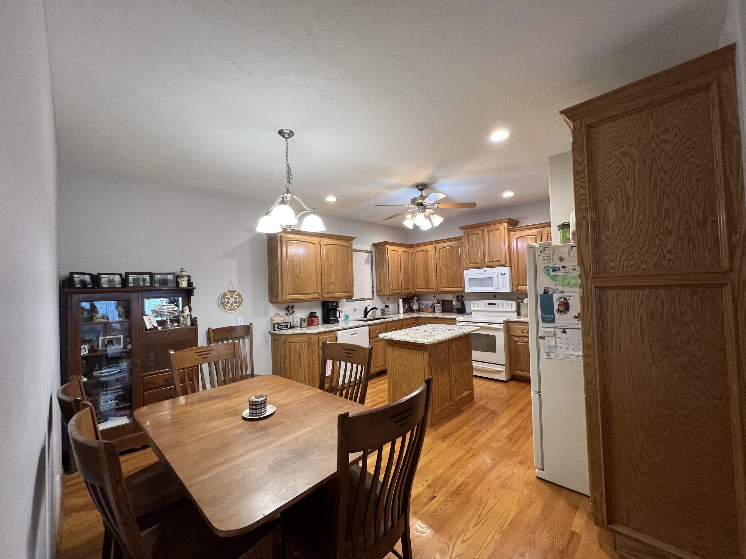 102 GREENVIEW Circle