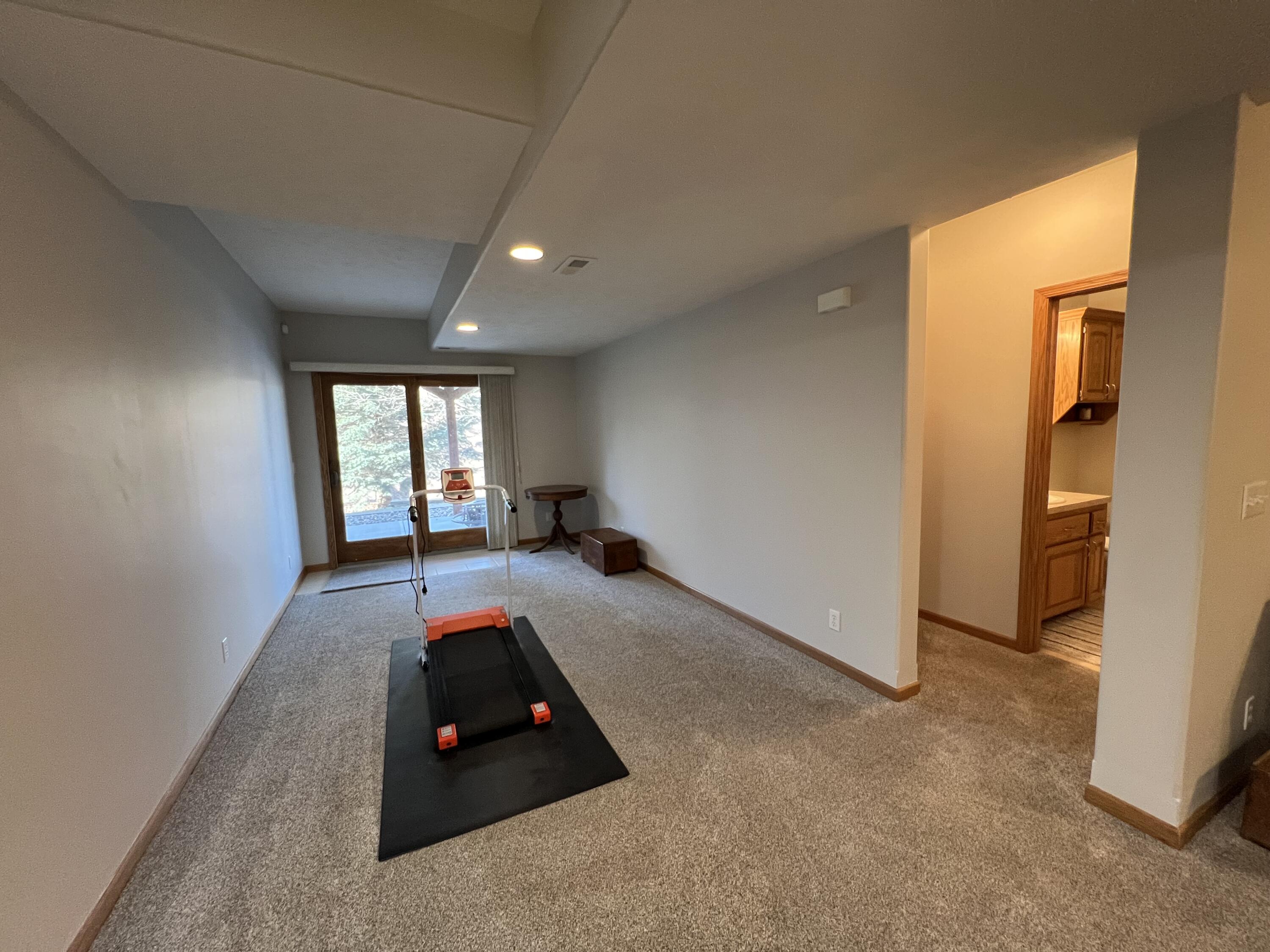 102 GREENVIEW Circle
