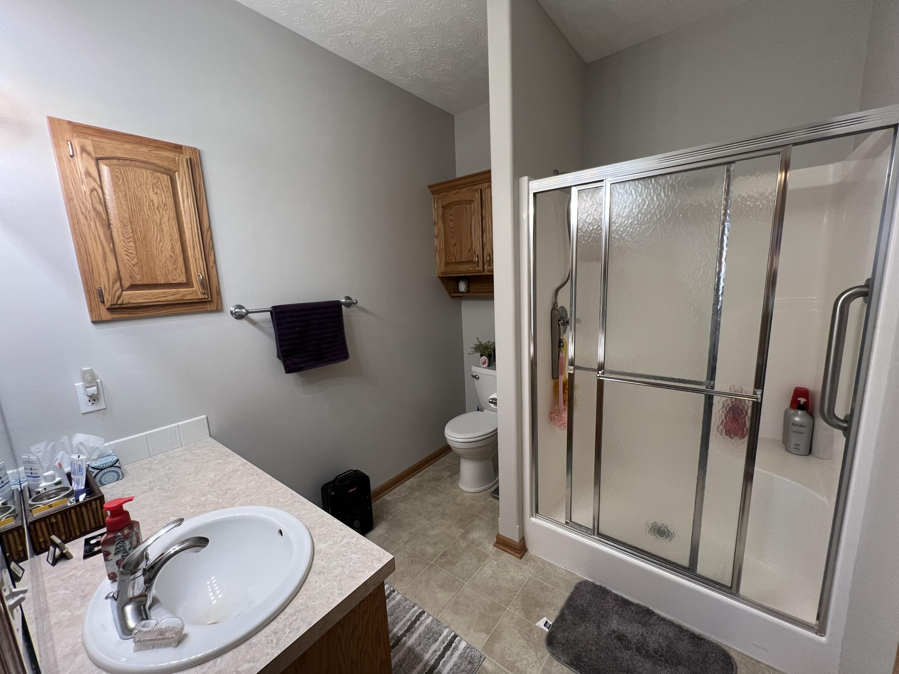 102 GREENVIEW Circle