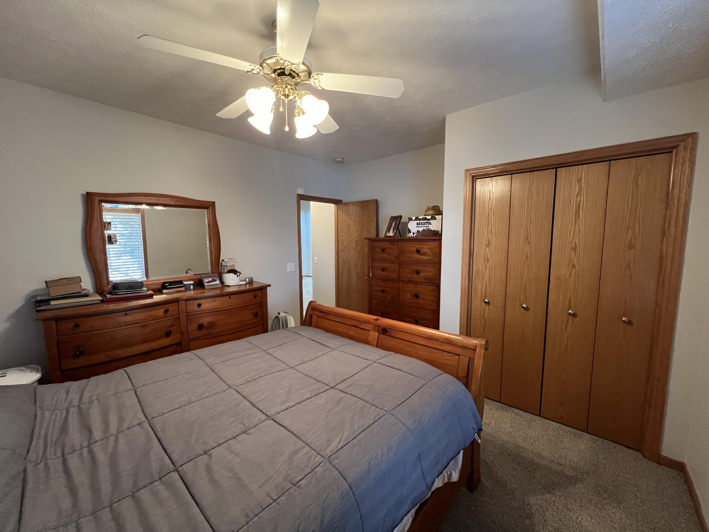 102 GREENVIEW Circle