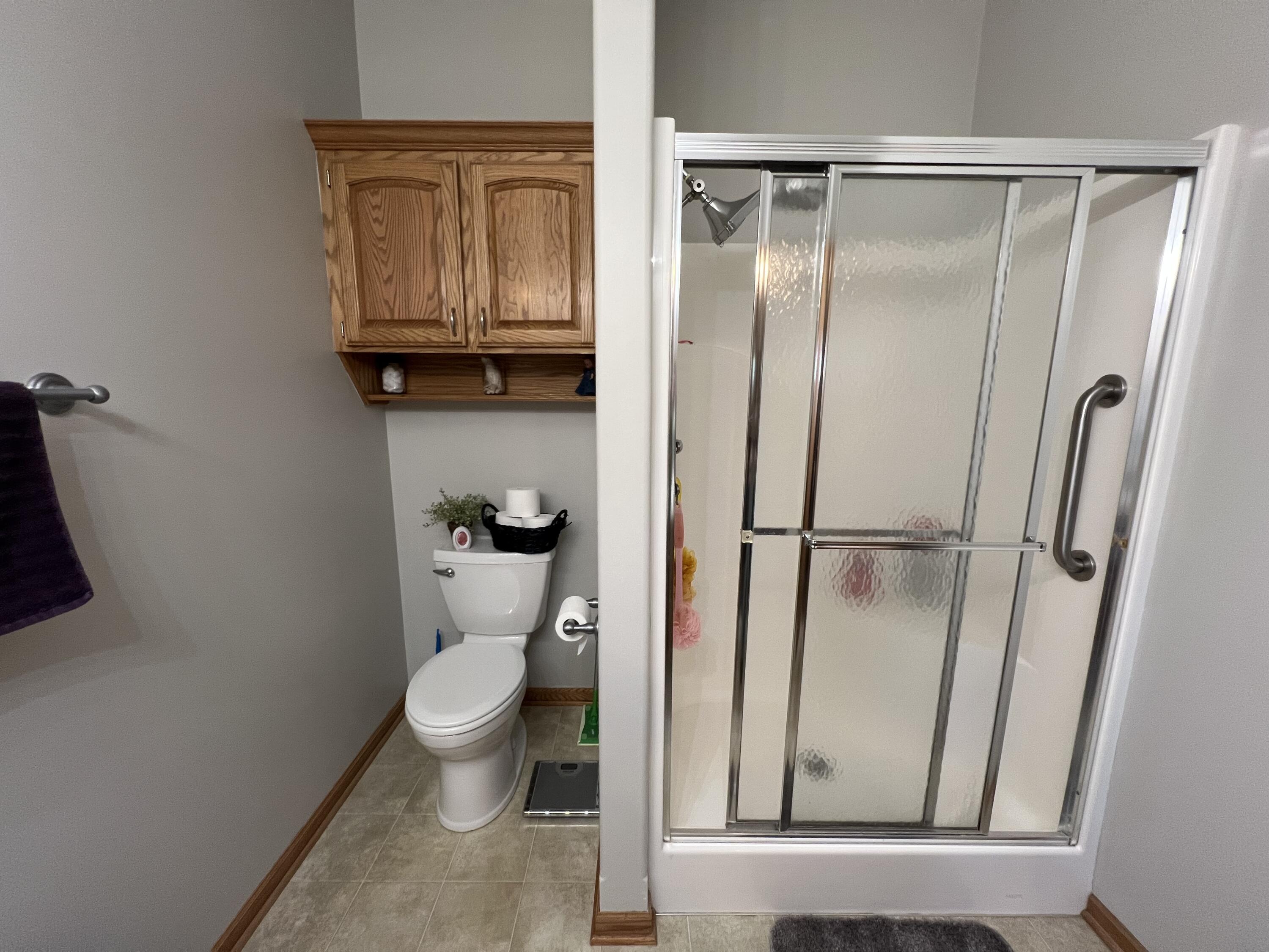 102 GREENVIEW Circle