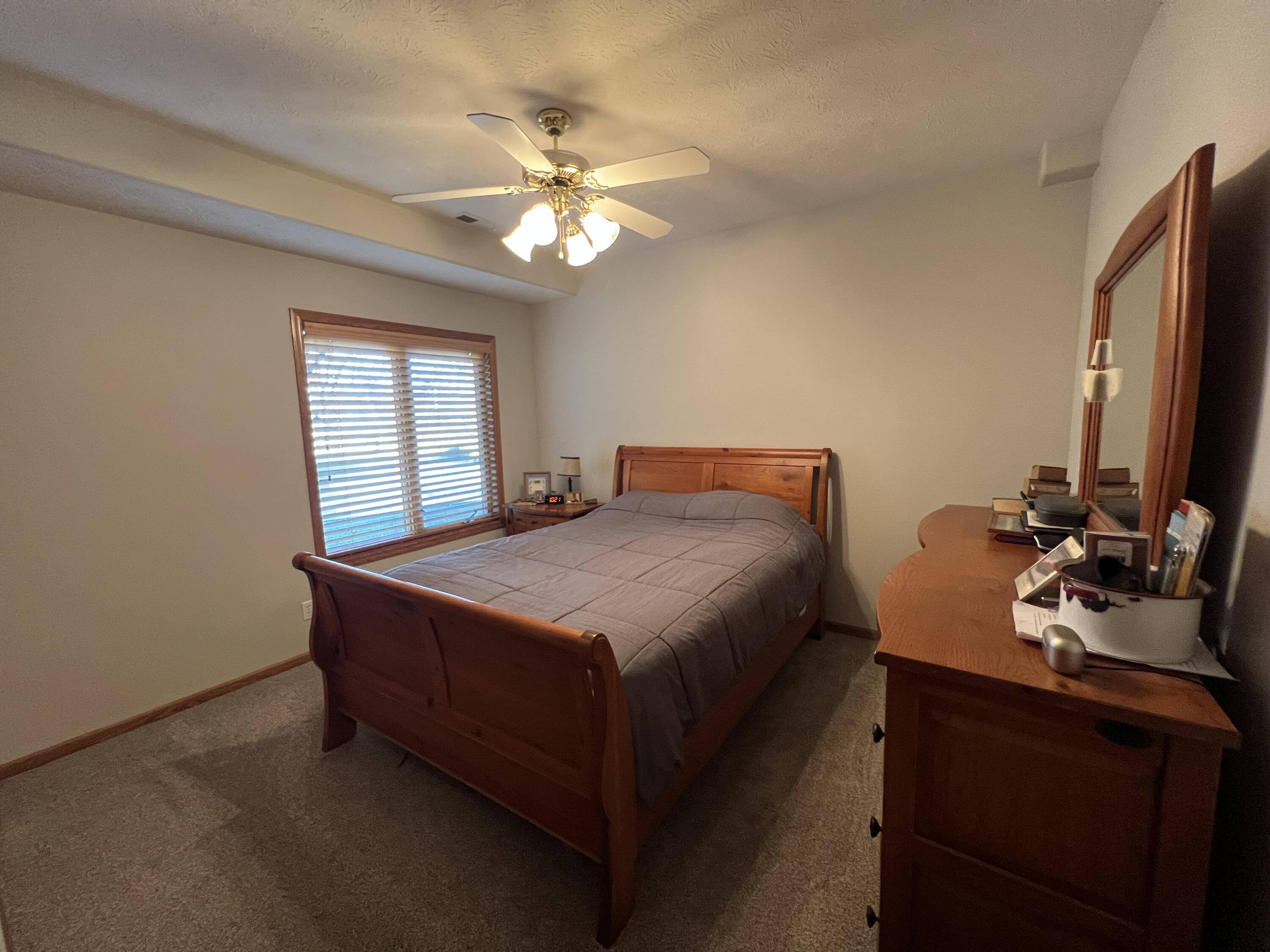 102 GREENVIEW Circle