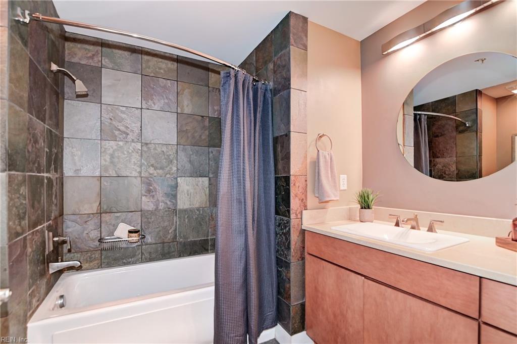 123 College PL 908