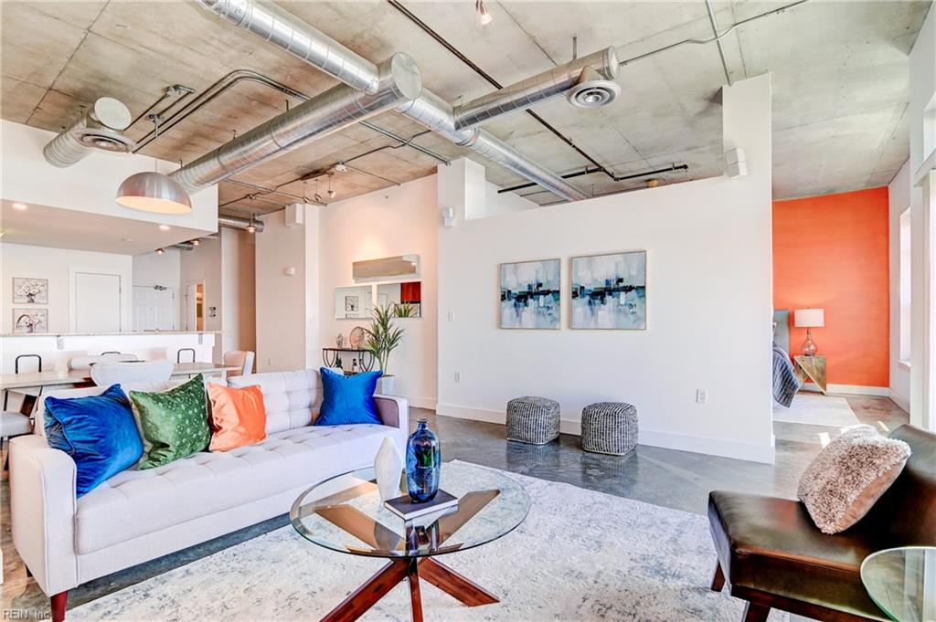 123 College PL 908