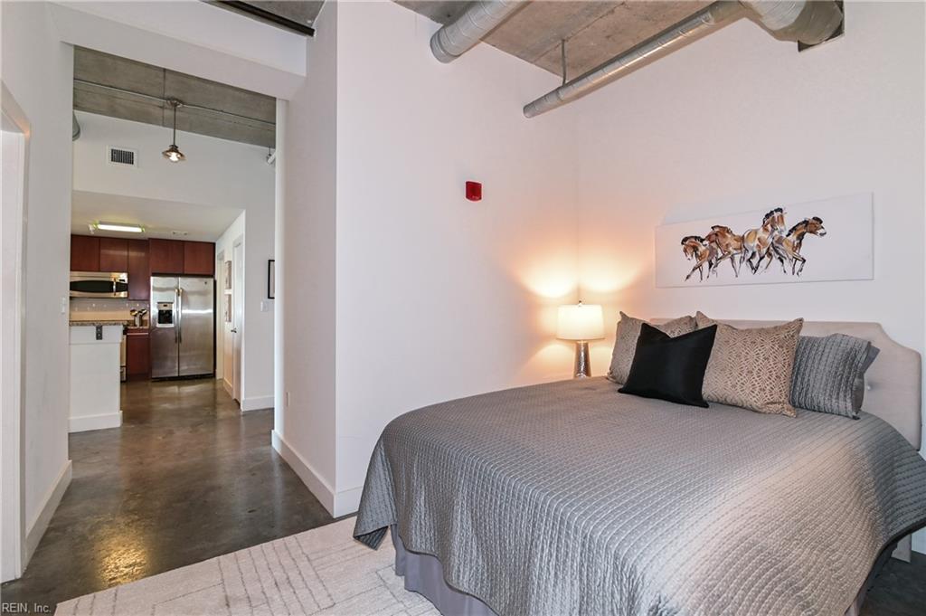 123 College PL 908