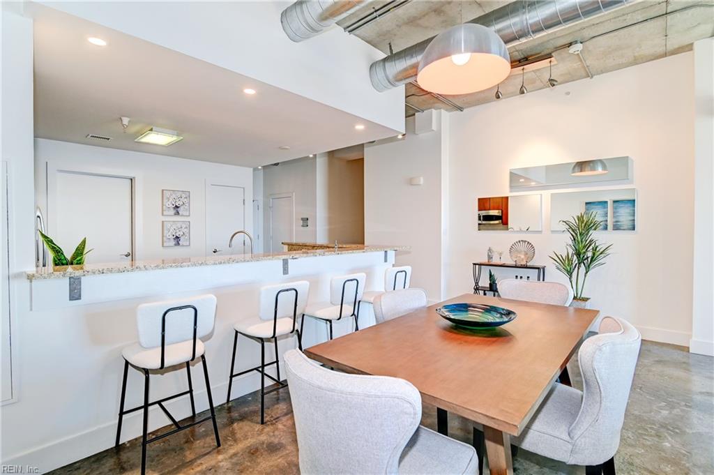123 College PL 908