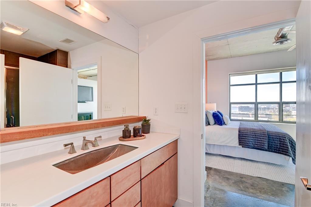123 College PL 908