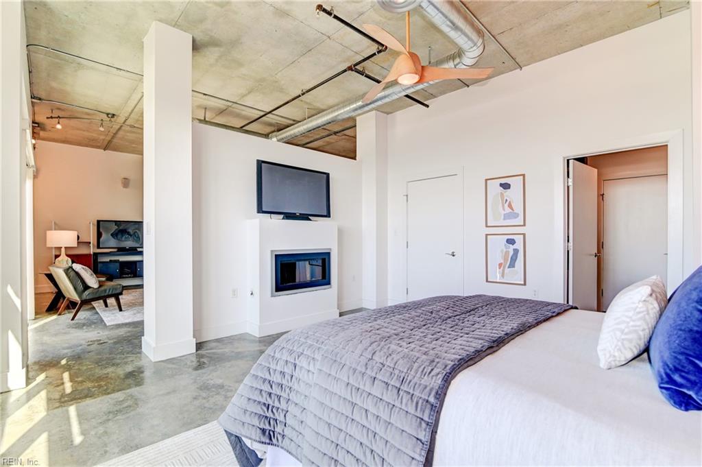 123 College PL 908