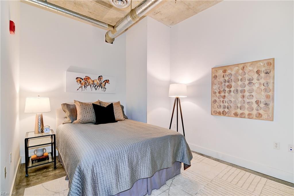123 College PL 908