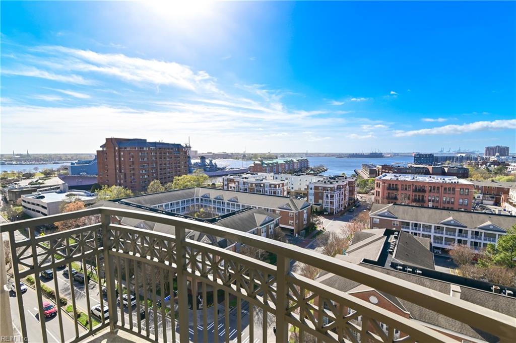 123 College PL 908