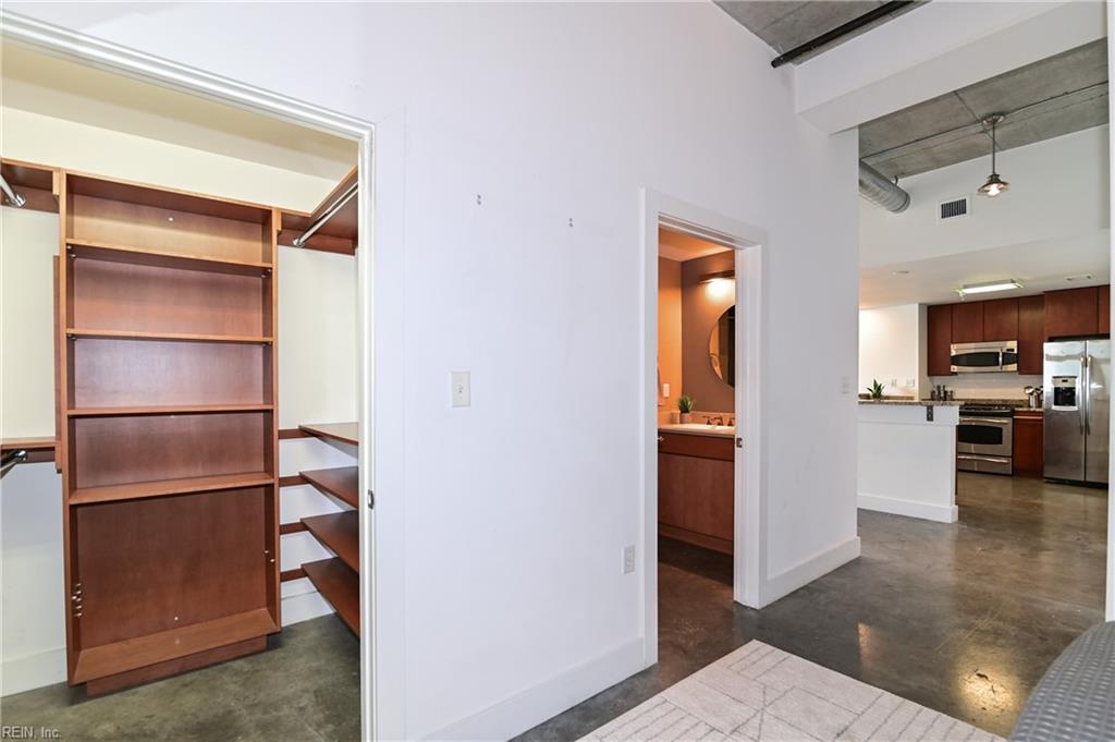 123 College PL 908