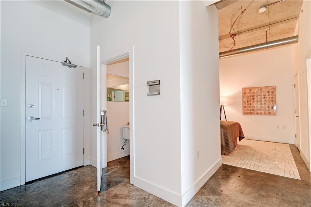 123 College PL 908