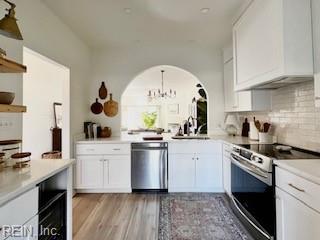 419 E Lake CIR