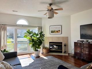 419 E Lake CIR