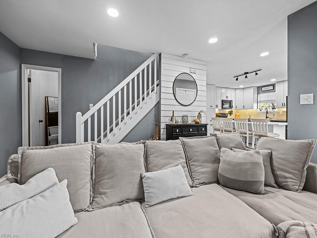 1731 Ocean Bay DR