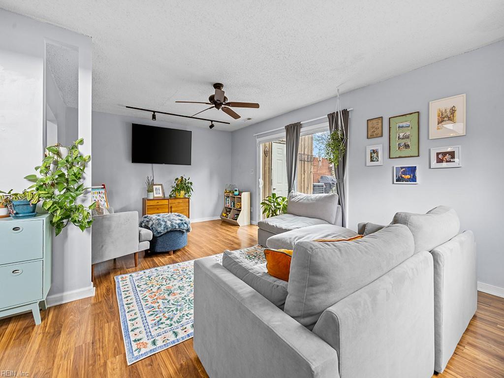 4412 Silverleaf DR