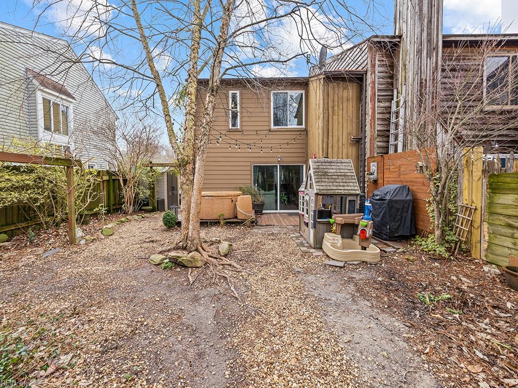 4412 Silverleaf DR