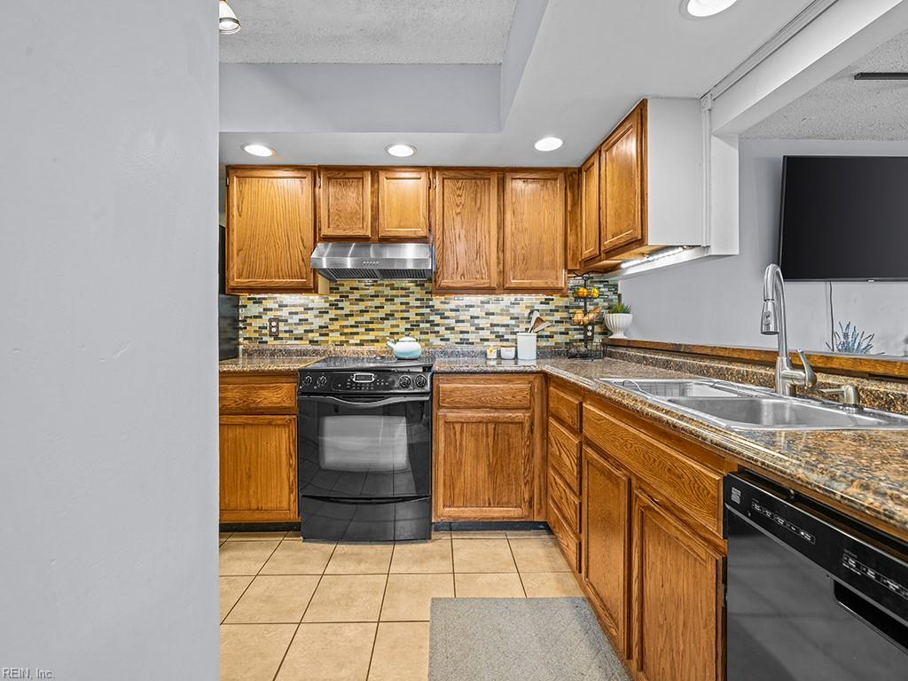 4412 Silverleaf DR