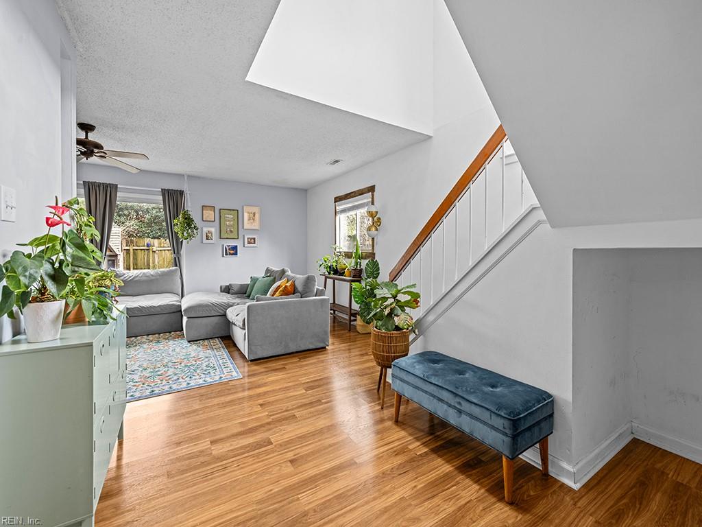 4412 Silverleaf DR