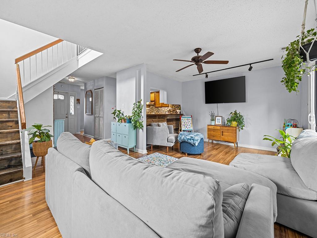 4412 Silverleaf DR