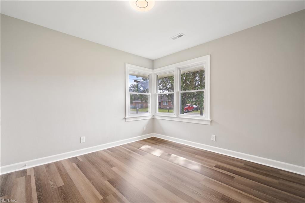 1405 Spring RD
