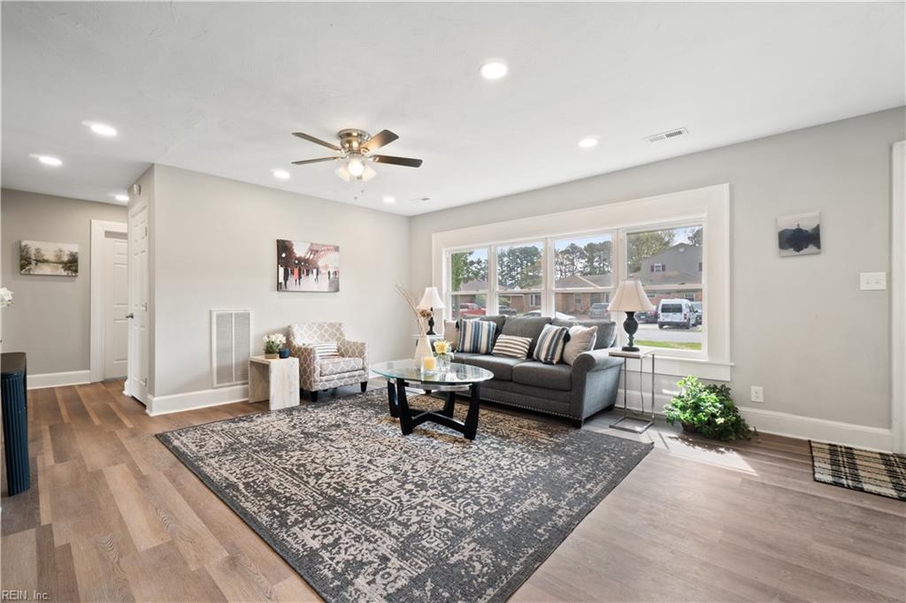 1405 Spring RD